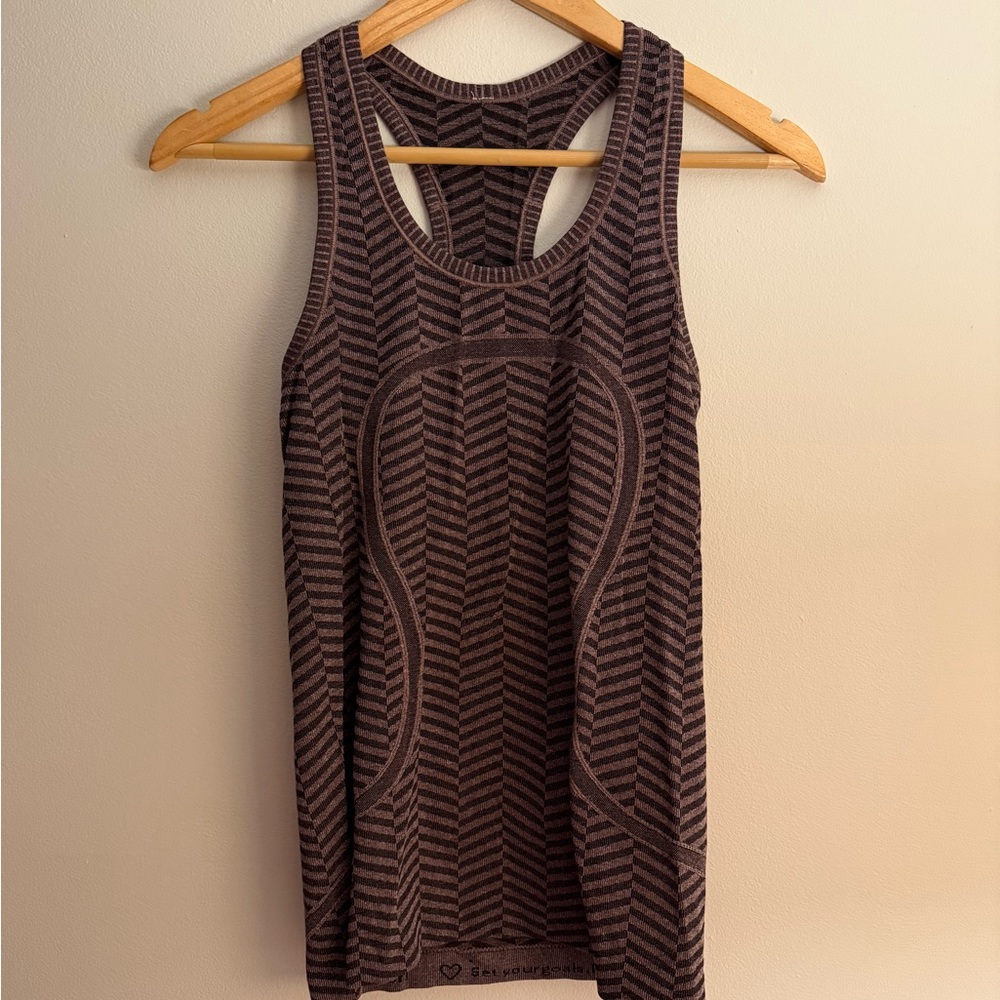 Lululemon Run Swiftly Tech Racerback Tank
in rare Heathered Black Cherry - Picture 6 of 10